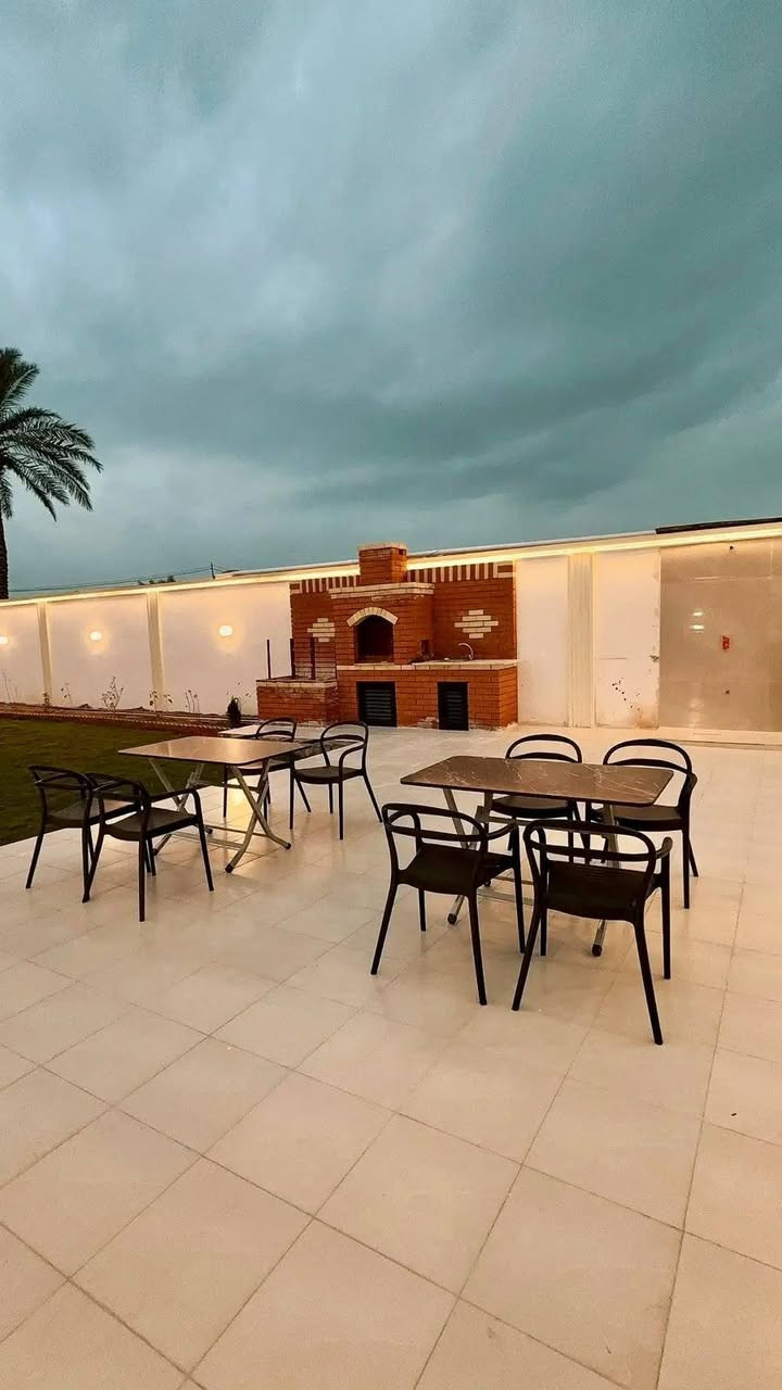 ‏🌴✨ مزرعة تالا المودرن... فخامة وراحة بانتظاركم! 🏡💚
‏
‏إذا تريد تقضي يوم مميز ويه الأهل والأصدقاء، مزرعة تالا توفرلك كلشي تحتاجه بمكان واحد! 😍
‏
‏🏊‍♂️ مسبح كبير
‏👶 مسبح أطفال
‏🎠 ألعاب أطفال
‏❄️ جلسات داخلية مكيفة ومريحة
‏🎱  بليارد
‏🎮 منضدة ألعاب
‏✅فيشة العاب 
‏🔥 باربكيو كامل وجاهز للشواء
‏✨ مزرعة مودرن ومجهزة بالكامل بأحدث التجهيزات
‏
‏🌿 أجواء هادئة، خصوصية كاملة، وراحة تخليك تعيش أحلى الأوقات. 
‏
‏المزرعة موثقة بتطبيق اجرلي 🤍
‏
‏📞 للحجز والاستفسار:
‏***********
‏
‏#مزرعة_تالا #مزرعة_مودرن #مزارع_بغداد #البوعيثة #الدورة #مسبح #مسبح_أطفال #شاليهات_بغداد #استراحة #طلعات #عائلة #أصدقاء #باربكيو #بليارد #حجوزات #بغداد
