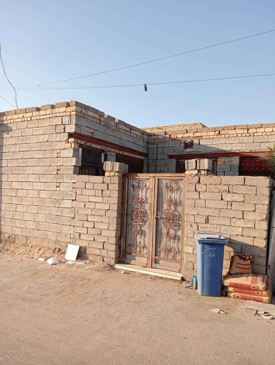 السلام عليكم اخوان بيت للبيع زراعي المساحه 120 خدمات كامله العنوان منطقة البوعظم بين الجسرين البيت بسعر مناسب السعر على الخاص الاستفسار على الرقم أو واتساب ***********
