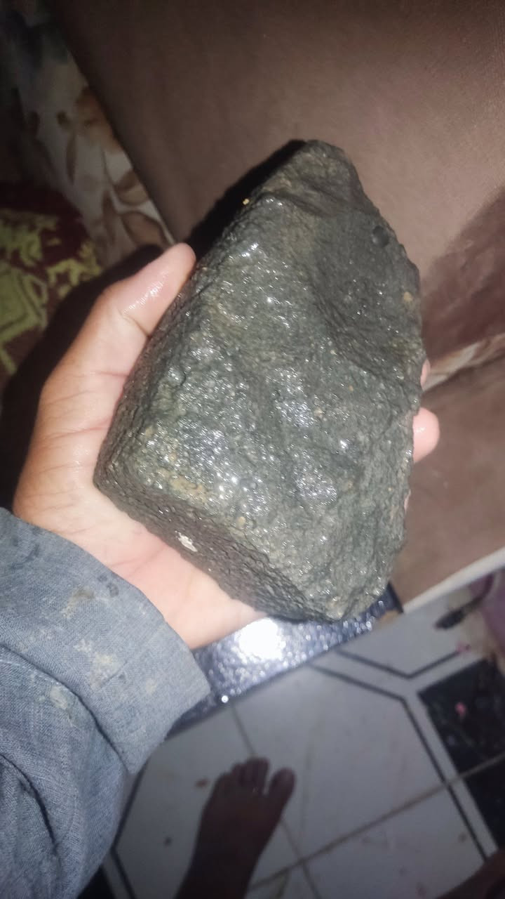 نيزك ملاكط حجم بكد الطابوكه  ملاكط اشان قديم اصلي طبيعي رياني *********** الاستفسار وتساب

