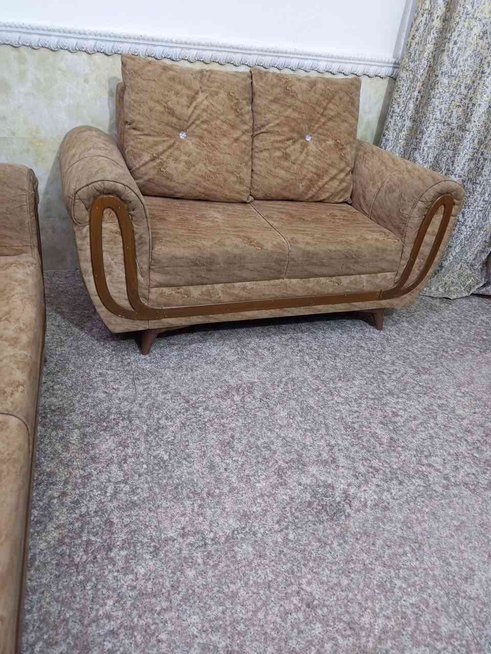 ياالله تخم استخدام قليل 5قطع 10 مقاعد السعر 325ناصريه مركز ***********
