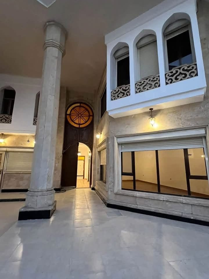 🏡بيت #للإيجار – بغداد / اليرموك – حي الداخلية

📐 المساحة: 340 م²
🛏️ 5 غرف نوم
🛋️ صالتان
🍽️ مطبخ مجهز
🚿 خدمات
🚗 كراج
🌿 حديقة
🛣️ رصيف 3 متر

💰الإيجار: 4,000$ شهرياً مع مجال 

***********

♦️زرونا في موقعنا :
بغداد – القادسية
شارع الخدمي / مقابل جامع ام الطبول 🕌

♻️ ملاحظة : اذا عندك عقار تريد اتبيعه او تأجره راسلنا على صفحة وخلي الباقي علينا 📨

#عقارات_العراق #عقارات_بغداد #شراء_عقار 
#_تسويق_عقاري_احترافي #تسويق #ريلز 
#عقارات #بغداد #للبيع #للايجار #متابعة #اكسبلور
#اليرموك #الداوودي #القادسية #الاميرات #الحارثية
