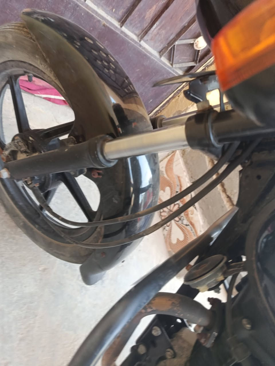 سلام عليكم دراجه هنديه للبيع موقع جنوبيه قرب جامع حسن بصري سعر مليون ونص وبيه مجال 
رقم***********

نص مكتوب في الصور:
- CAMON 20 Pro
- 28mm f/1.7 1/100s ISO72