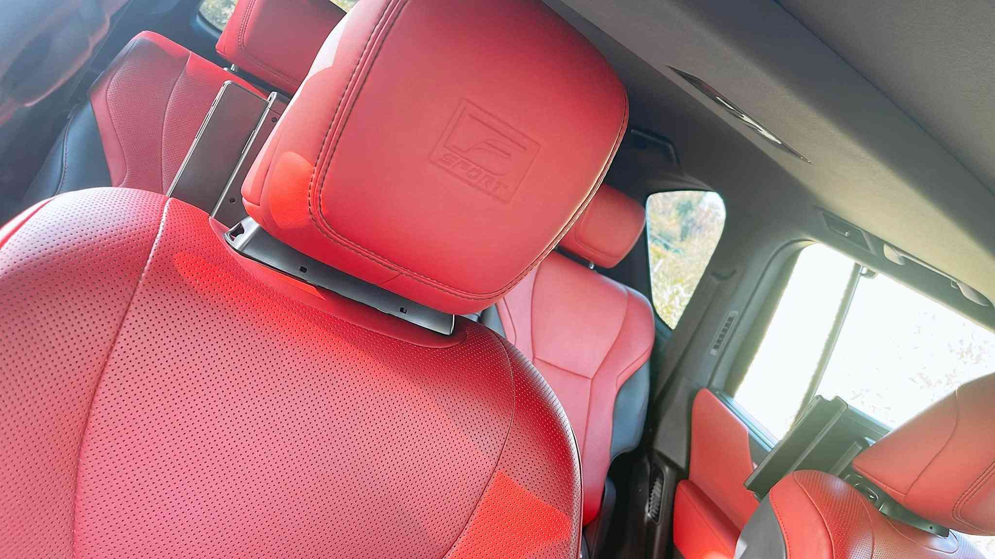سلام عليكم
Lexus lx 600
F sport 
2023 
سيارة ساز داخل الظمان مغلفه ppf

 رقم بغداد  باسمي 

سياره فول مواصفات معروفه 

تجي بيبان شفط داتا شو  3 شاشات 

كامرات محيطيه سقف شامو 

سياره ماشيه 57 الف 
السعر 

108 الف  يعني 10 شدات و 80 ورقه 

***********
