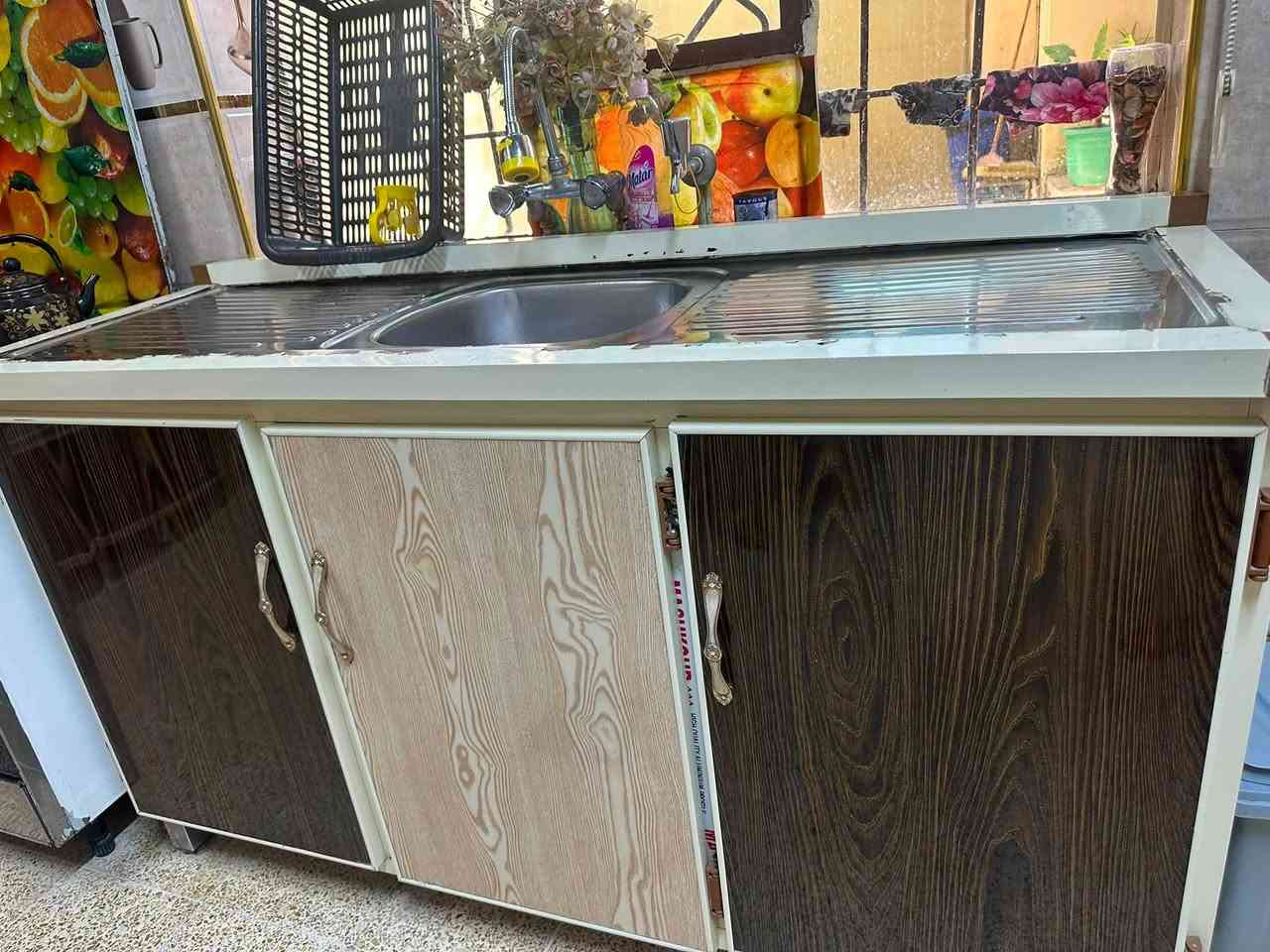 كونتر للبيع نضيف مكان حي بكر //***********// يوجد وتساب
