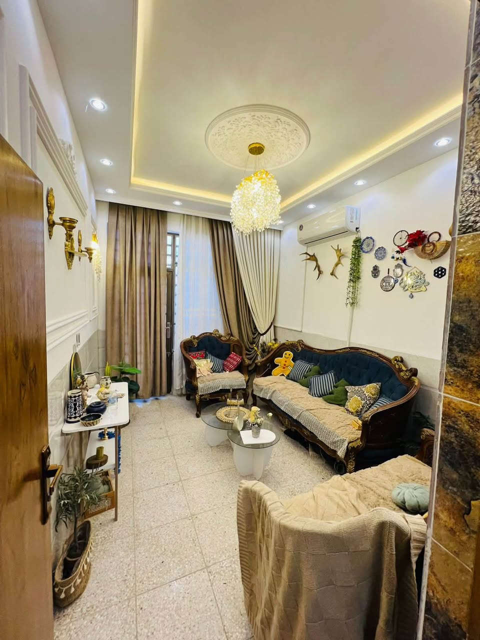 بيت للبيع 50م طابق ونص الخطيب الزراعي قريب الهياكل في شارع خوله لاتصال *********** للستفسار السعر ٧٨ مليون
