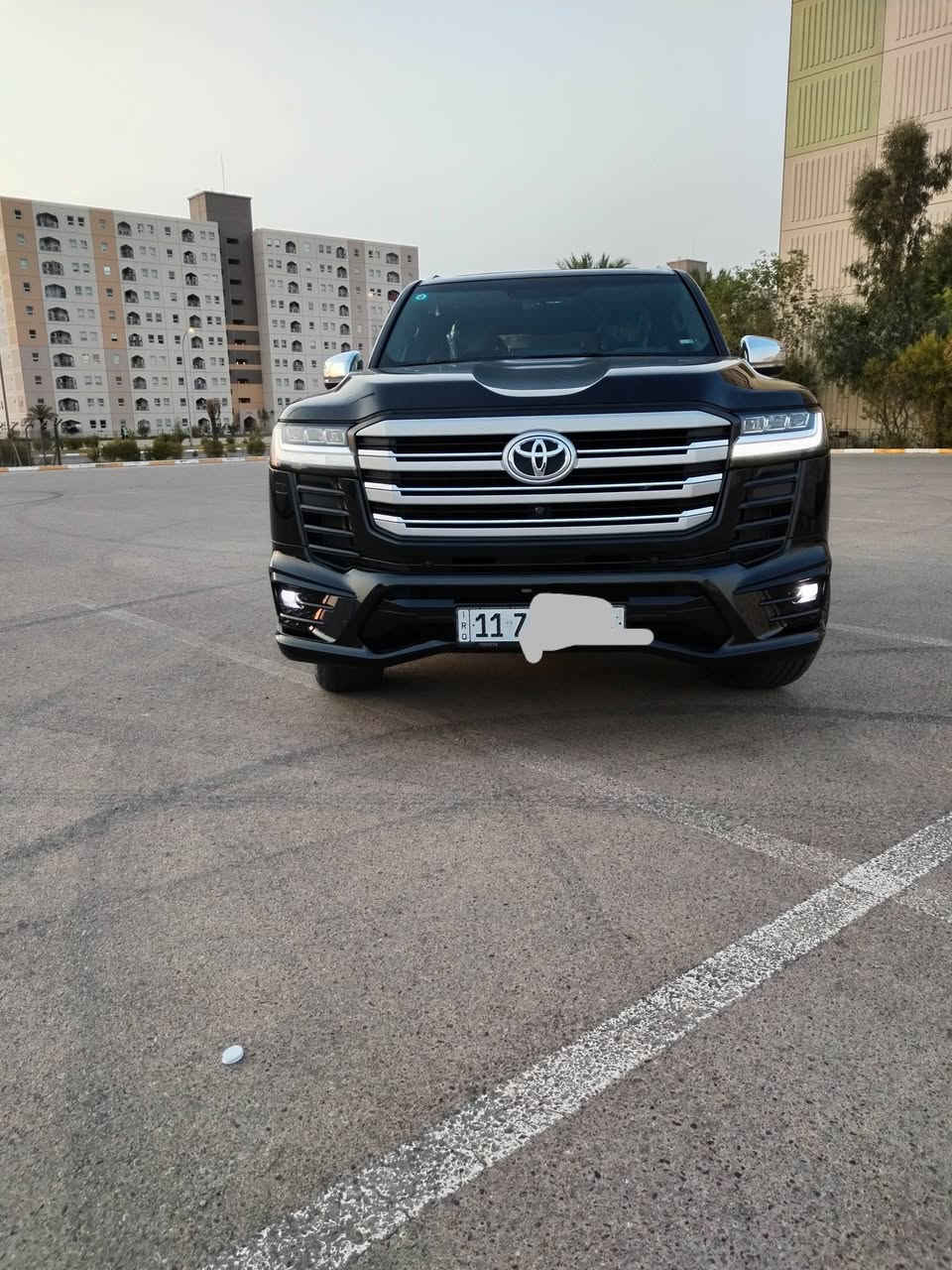 سلام عليكم للبيع لاندكروز موديل 2024 VXR فول مواصفات رقم بغداد ماشيه 8000 الف مكفوله السياره مكان سياره بغداد وسعر خاص (***********)
