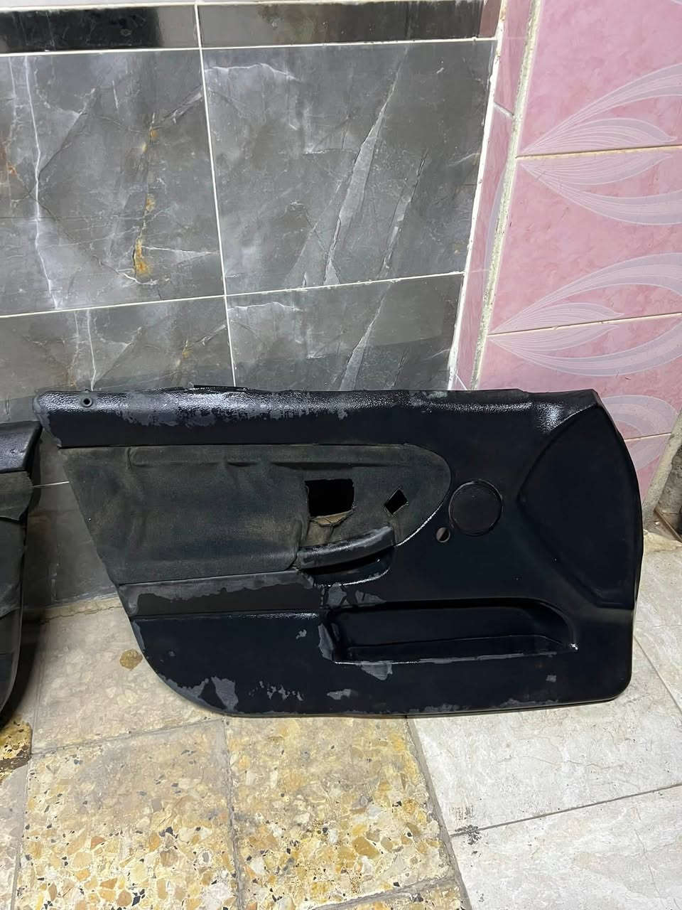 بطاين بوب bmw e36
قواعد الكلبسات مابيهن اي كسر 
السعر ١٢٠ الف متوفر توصيل
***********
