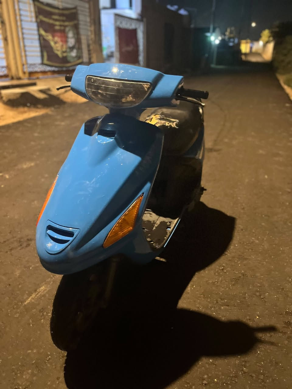 السلام وعليكم
الدراجه للبيع السعر450 وبيها مجال 
مكينه مفتوحه 
كهربائياتها يحتاجلها ترتيب 
  
كڤرات تجاري
العنوان البصره ابي الخصيب الطريزاويه***********
