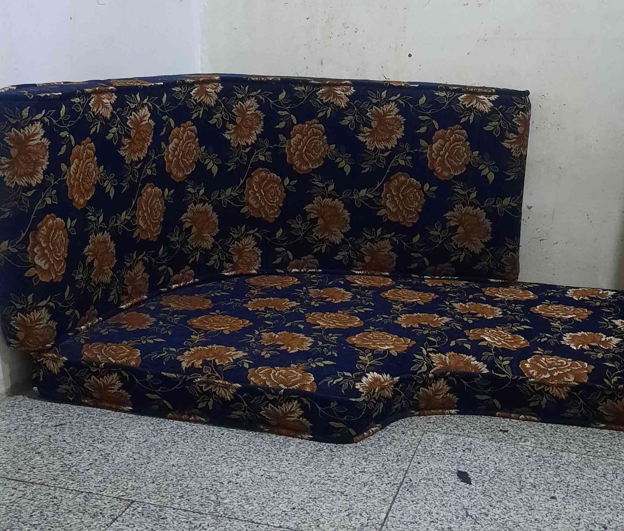 جلسة عربية • ٢٤م • مستعجلة
