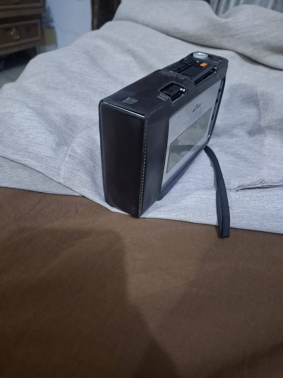 السلام عليكم للبيع مسجل نوع نشنال بانسونك  نظيف جدا على وضع الشركه يشتغل على محوله خارجيه ٦ فولت اربع بطاريات حجم قلم صوت عالي ونقي للاتصال *********** واتساب
