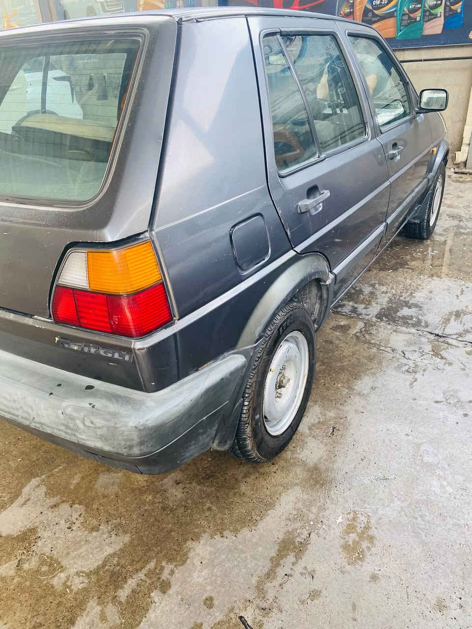 @السلام عليكم كولف عظم موديل 1991 محرك 1800 قبغ اسود  كير اوتماتيك تبريد نقص غاز لان بدلت كمبريسر وماشحنته سياره جاهزه بلاديه بيها ضربة بالجاملغ جهة السائق تم التعديل بارد وجراد بالقمارة والبنيد رقم انكليزي بغداد سنويه لحد 2029 باسمي تحويل ثاني يوم للبيع 35 وبيها مجال او مراوس بكولف نفخ للاستفار الاتصال بالرقم 
***********
