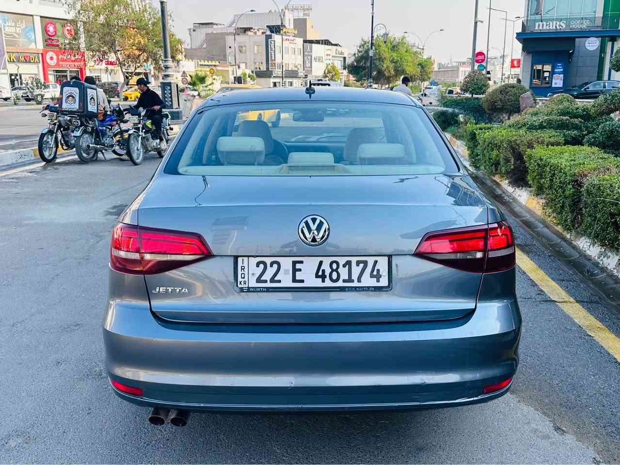 سلام عليكم للبيع Volkswagen  موديل 2016   رقم اربيل رقم سنويه كوله جديد سياره باسمنا
موصفات السياره خليجي
محرك 2000 تنفيس طبيعي 
كير 6 نمرات 
قطعتين تبريد ثلج
مثبت سرعه 
داخل كريمي 
شاشه وكامره 
منظومه زينون 
سياره لايت +  اتو ماسحات اتو 
سياره بيه قطعه ونص صبغ بجم كبس خلف كبس
3 تعديلات بارد صغار كلش
سياره جاهزه من كل النواحي  مابيه نقص 
السعر 97وبيه مجال للشراي
الاستفسار *********** كركوك, العراق
