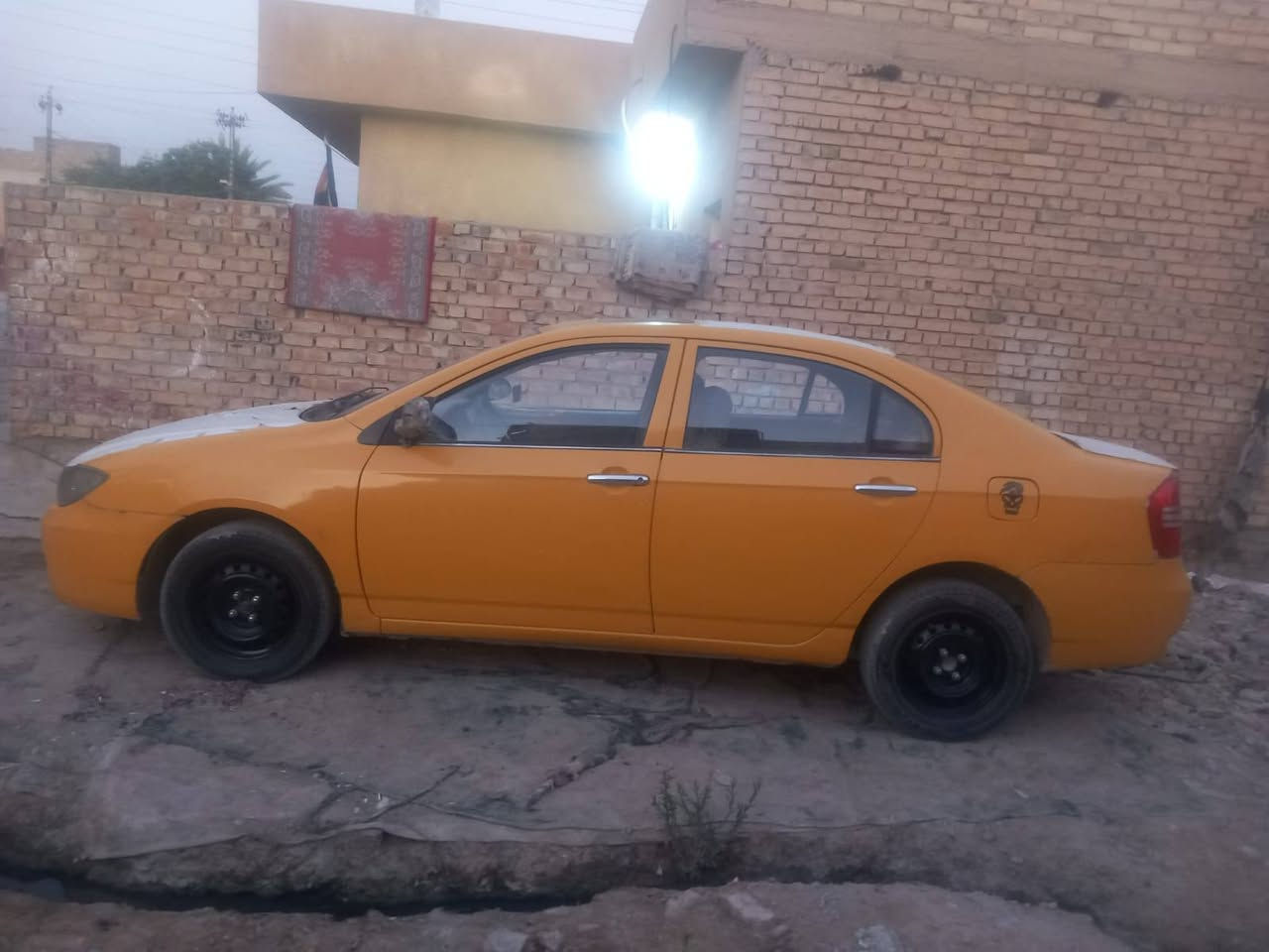 السلام عليكم
#مكلف_بلنشر 
ليفان ٢٠١٣ رقم نكليزي هيئه مصفر 
السياره كشرها نضيف بس بيها نواقص 
سعرها ٢٥ اوبيها مجال بصيط 
***********

