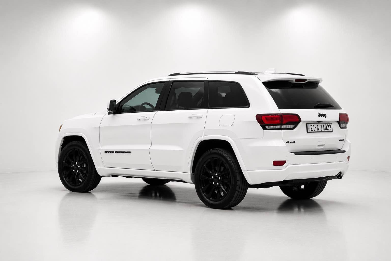 JEEP GRAND CHEEROKE 2020
BLACK TOP
کلین تایتڵ دەعامی بۆ دەعامی بەشەرت 
88هەزار میل رۆیشتووە 
فول فول مواسەفات 
بەسمە 
سڵاید 
حاسە
سنوق شەفت
ڕاداری ئاوینە 
ڕاداری دواوە شاشە گەورە 
کوشن هیتەر 
کوشن جلد و شاموا 
کوشن کارەبای 
نرخ ٢٨٠$ 
*********** السليمانية, العراق
