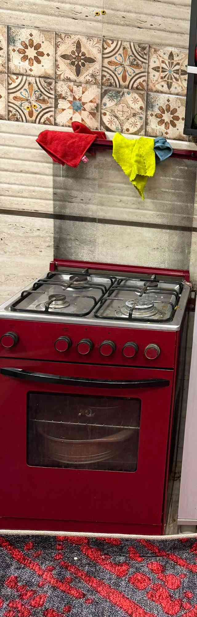 غرفه مع كنتور مع ميز تواليت سبلت ٣ طن كنتوري  اقتصادي اخو الجديد الوادي مع سبلت واحد طن طباخ صغير مع ميز بلازما مع قنفات تخم ٢ لان اريد اغير اثاث رايدهم كلهم مليونين لان مستعجل علة بيعتهم وامانه الله بس السبلت ماخدة فوك المليون والغرفة كذالك هذا رقمي *********** الي ايريد يراسلني عليهم ورة ١٢ ضهر لان عندي شغل 🙏
