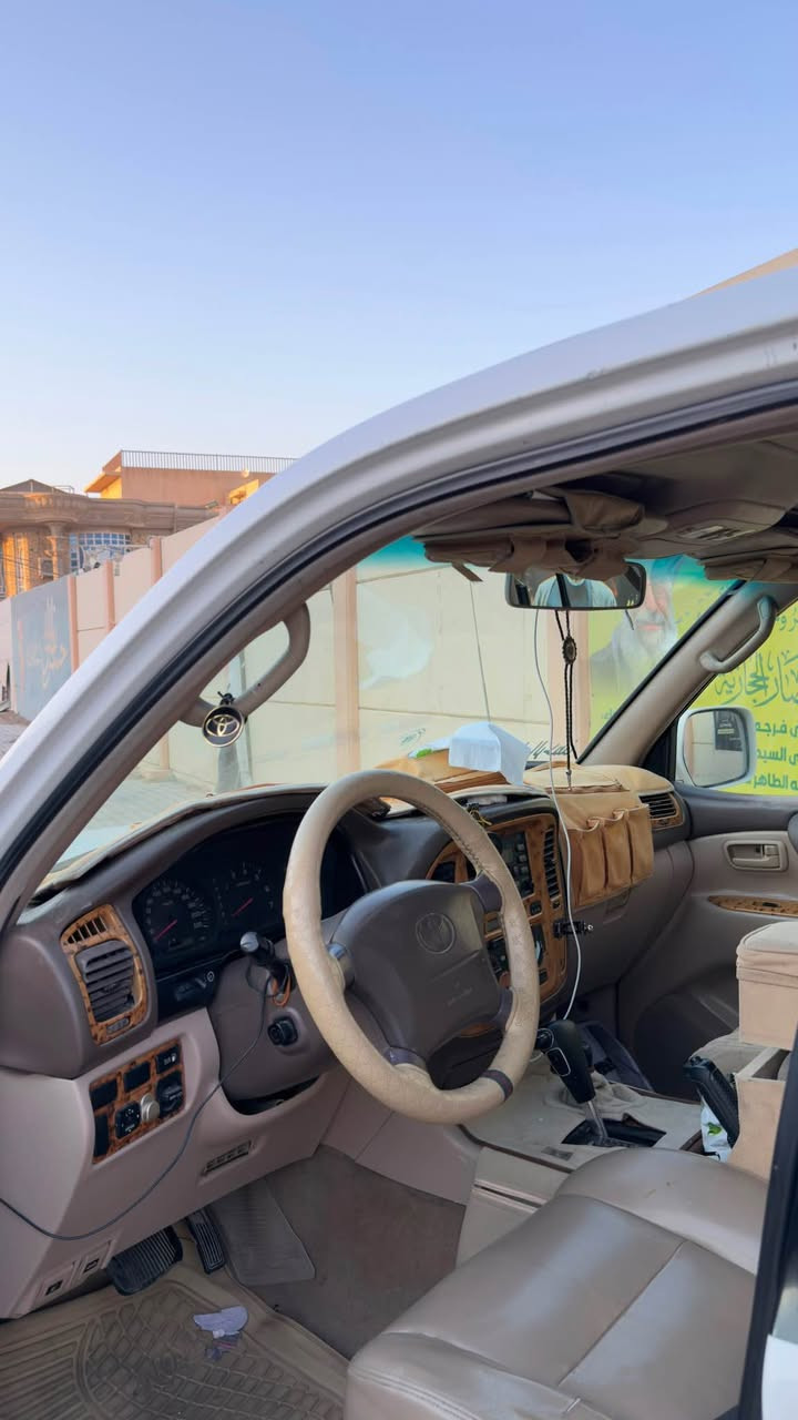 لاند كروز 2001
VxR 
8v
4700
فول موصفات 1-1
 كفاله عامه من حادث  فقط بيها  صبغ بجاملغ  الأيمن والأيسر اثر   خطه الصبغ 
رقم بصره سنويه بسمي مداور ثاني يوم 

سياره مرفعه بحداد دبتسون تخم تاير بالون ابو جمل انتاج 2024
جاهز ع آخر حبايه 
من كل نواحي 
سعرها 155
الاستفسار اتصال ع رقم ***********
او واتساب عمارة, ميسان
