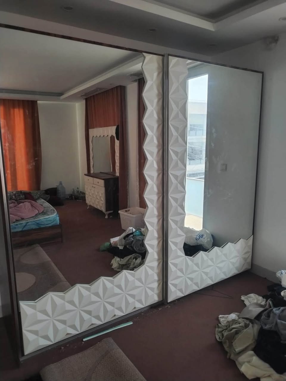 غرفة اخشاب نفرين كلش نضيفه للبيع بسعر 425 
للستفسار *********** 
عنوانه 📍سليمانيه بكرجو شارع عوال مقابيل حديقة كوستجم او مدرسة شنيار للبنات ((معرض حذيفه)) 
يوجد توصيل + فتح وشد غرف نوم
