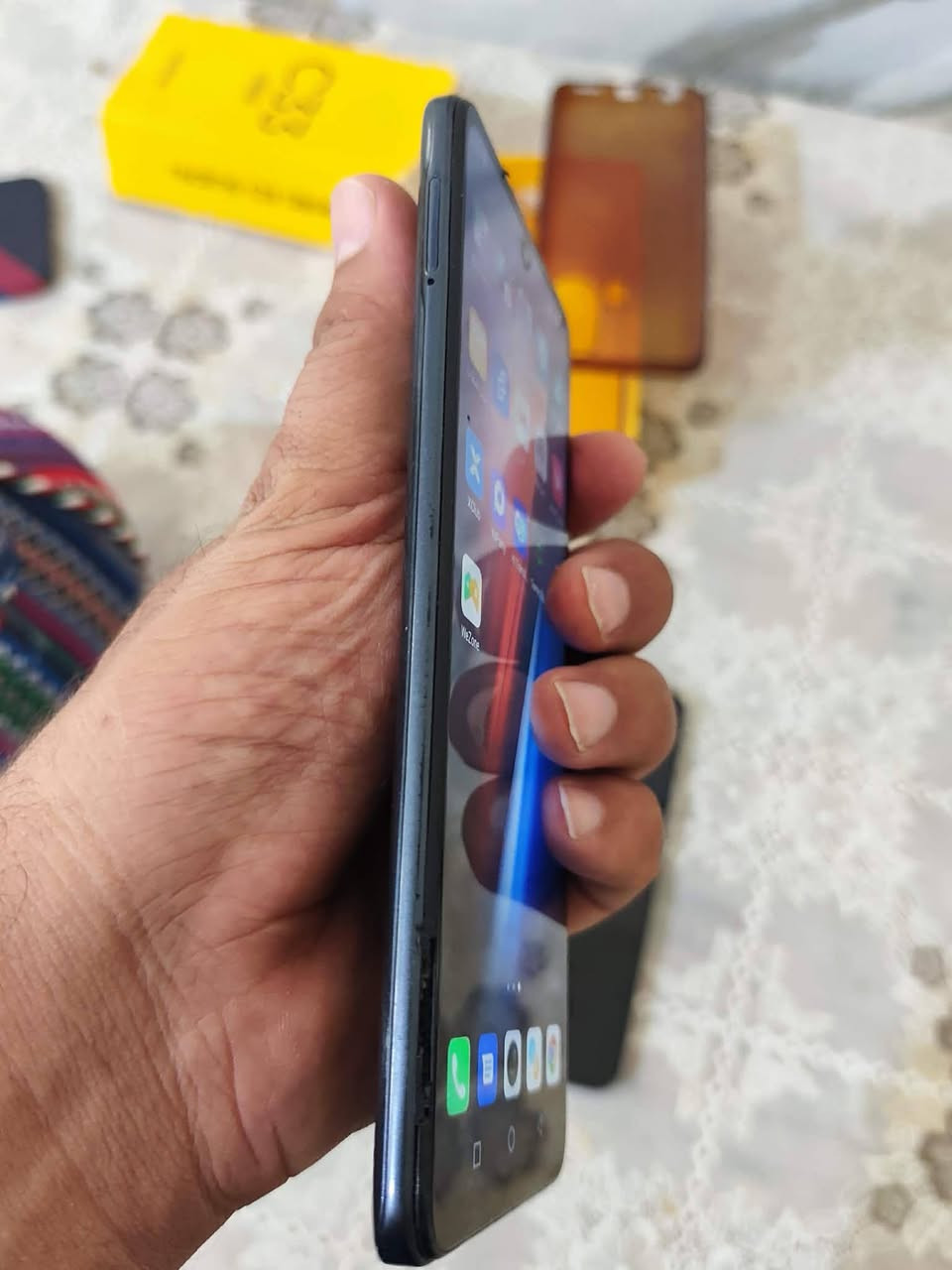 السلام عليكم 
انفنكس هوت11 s
ذاكره 128 رام 4 بطاريه 5000 ملي امبير
مراوس بايفون اي نوع راس براس 
العنده يعلق لو يراسلني واتساب فقط
***********

نص مكتوب في الصور:
- هاتفي Based on Android Dolphin v7.6.0 50M TRIPLE Camera 8M 128.00 GB 4.00 GB +2.00 GB Android 11 1080X2460 5000mAh Helio G88 بطاقة الضمان الإلكتروني اسم الجهاز Infinix HOT 11S الطراز Infinix X6812 إصدار Android 11 XOS v7.6.0 (OS7.6-R-P114-210622) رقم الإصدار X6812-H6912ABCGIJ-R-GL-230921V810