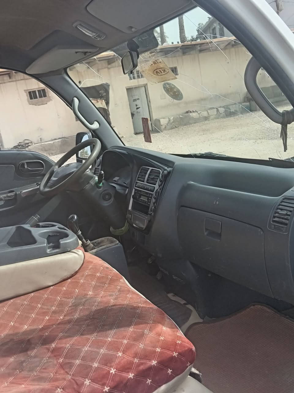 للبيع او مراوس  كيا حمل موديل ٢٠١٢ سياره مكفول ماعدئ الدوس معمرات رقم نجف  السعر ٩٨ وبيها مجال خاص مغلق *********** للاستفسار مكانه نجف

