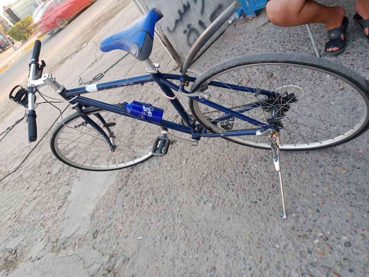 المنيوم ياباني لشه ناصيه حجم 28
عكرب 
كله بلادي حتى زنجيل بلاد ختم واحد بوزن الريشه باصبع ترفعه 
تخم تاير بي 
بريك بل مكان 
وياه هورن وفلاش بلادي مشاده موجود 
السعر 80 واتحده سوك كله هيج سعر 
مكانه الدوره 
***********
