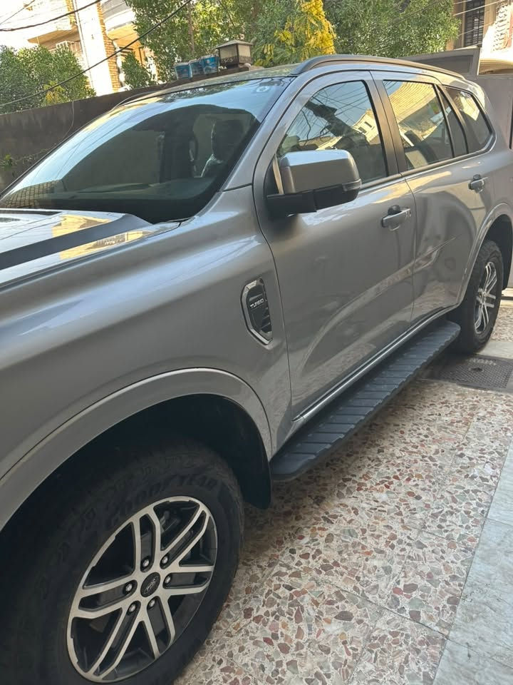 السلام عليكم 

Ford Everest 

2024 

كلين تايتل 

وكاله القاصد

ضمان شركه 5 سنوات 

محرك أربعة سلندر 2.3 توربو  

7 راكب 

السياره ماشيه 10 آلاف فقط  

مواصفات XLT

بصمه
المرايا الجانبيه كهربائية 
سنتر لوك بكل باب  
المريايه الوسطية ذاتية التعتيم 
حساسات أماميه و خلفيه
كامره خلفيه متحركه 
تبريد 3 قطع الخلفيه سقفيه 
مناخين تبريد 
كشنات اماميه كهرباء بالكامل 
التحكم على المنحدرات 
حساس مطر 
6 وضعيات قياده 
دفع رباعي 4x4
شاحن لاسلكي
شاشة تدعم ابلي كار بلي و أندرويد اوتو وايرلس
 هاندبريك  كهربائي 
كير كهربائي 
المصابيح الاماميه و الخلفيه LED
كشافات ضباب امامي و خلفي LED
مثبت سرعة 
مثبت Limit
6 ايرباك air bags 
8 أسماعات 
LED نهاري 
تحكمات ستيرن جهتين 
اوتو ستارت 
أناره ترحيبيه
شاشه مساعده في الطرقات الوعره
تخشيب

رقمها   بغداد
 
45 مليون عراقي  

***********

واتس أب موجود فقط

