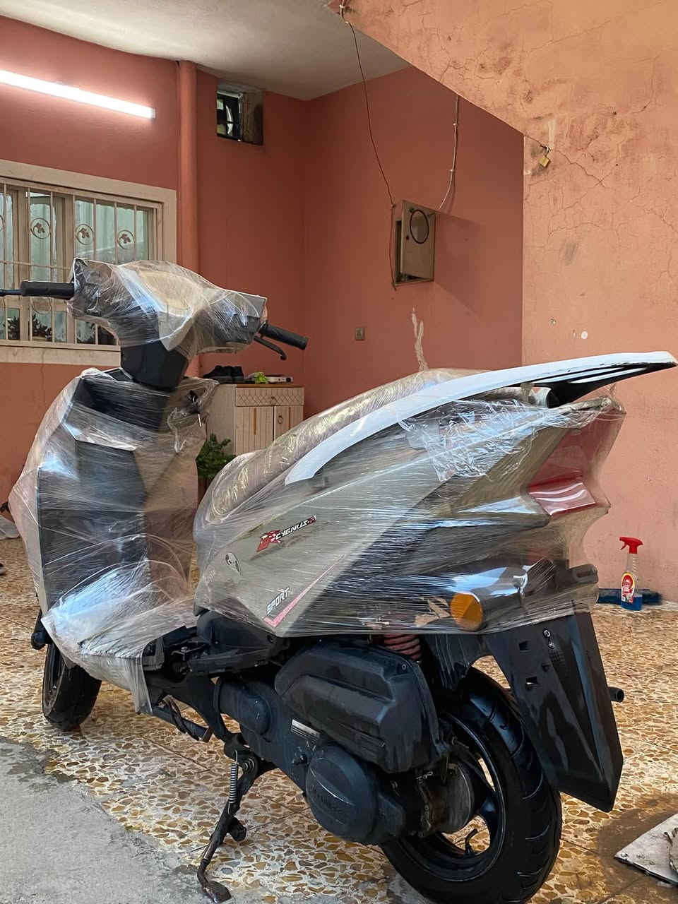 السلام عليكم
للبيع ماكس سكنس 
كهربائيات شغاله كل شي شغال 
جاهزة ماناقصها اي شي 
السعر 250 وبيها مجال قليل 
***********
