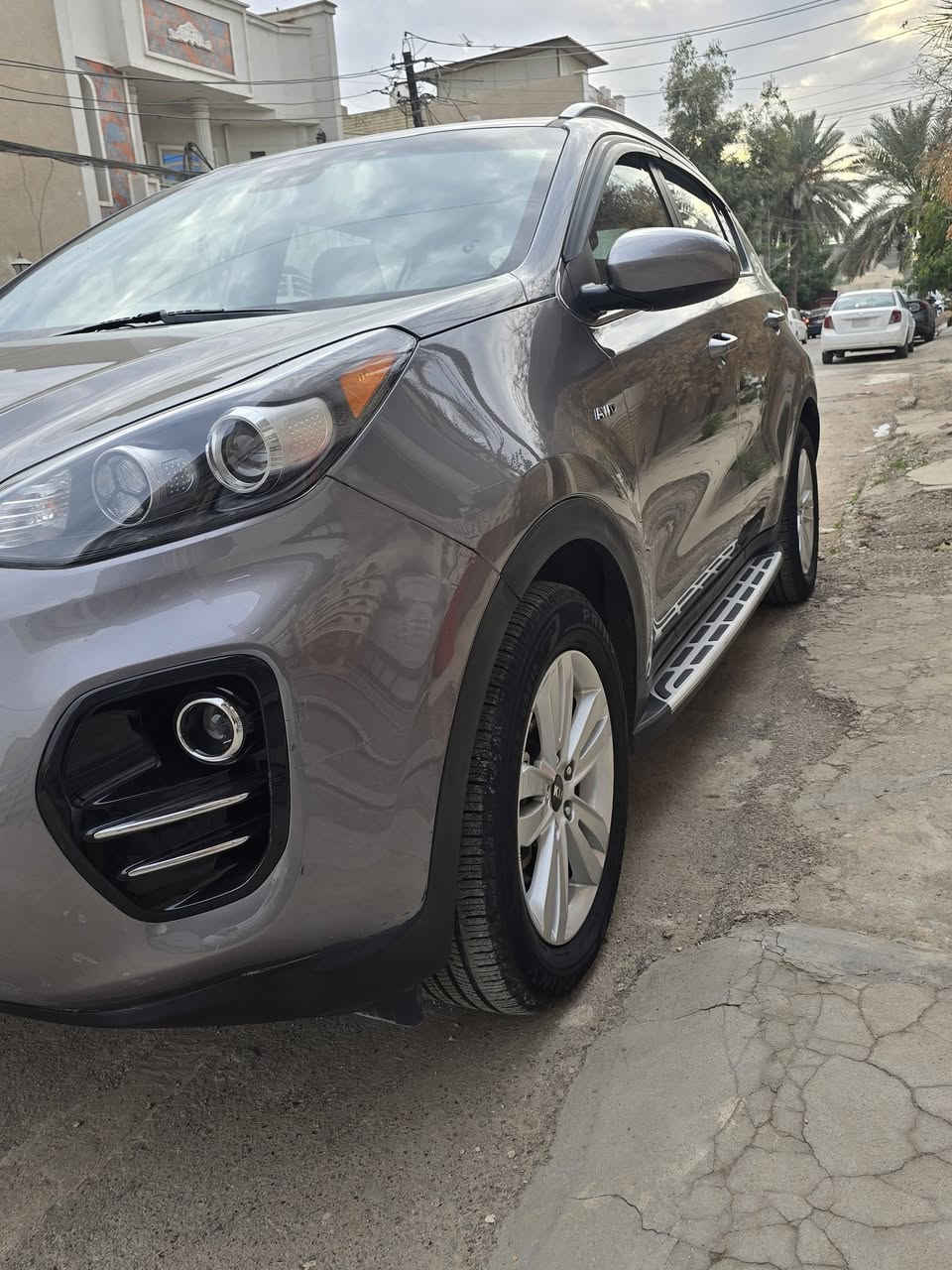السلام عليكم
سبورتج موديل 19 امريكي جاملغ  خلفي 
  صبغ فقط بدون ارباك السياره جاهزه مابيها اي نقص وعليها بي بي اف صور الحادث موجود من ضمن الصور  
 بغداد الصليخ 
سعرها   160
***********
