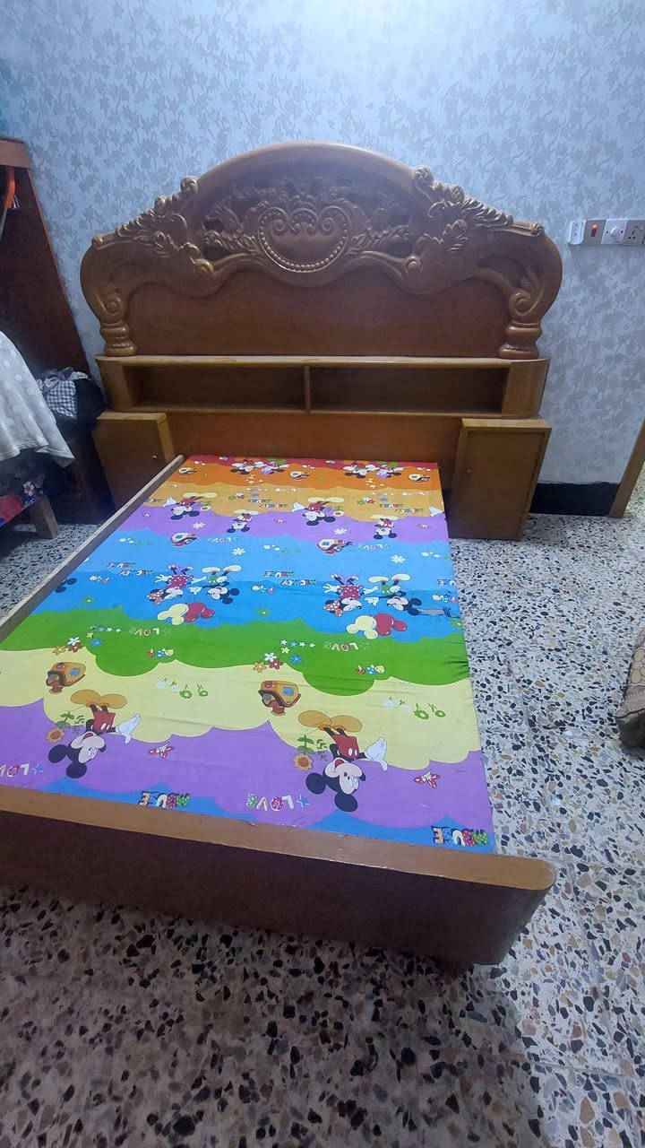 عندي جربايه كلش نظيفه هيه وزاويه نظاف كلش اريدهن ب 125 وبيهن مجال مكاني كربلاء حي الشهداء سيف سعد وهاذا رقمي ***********

