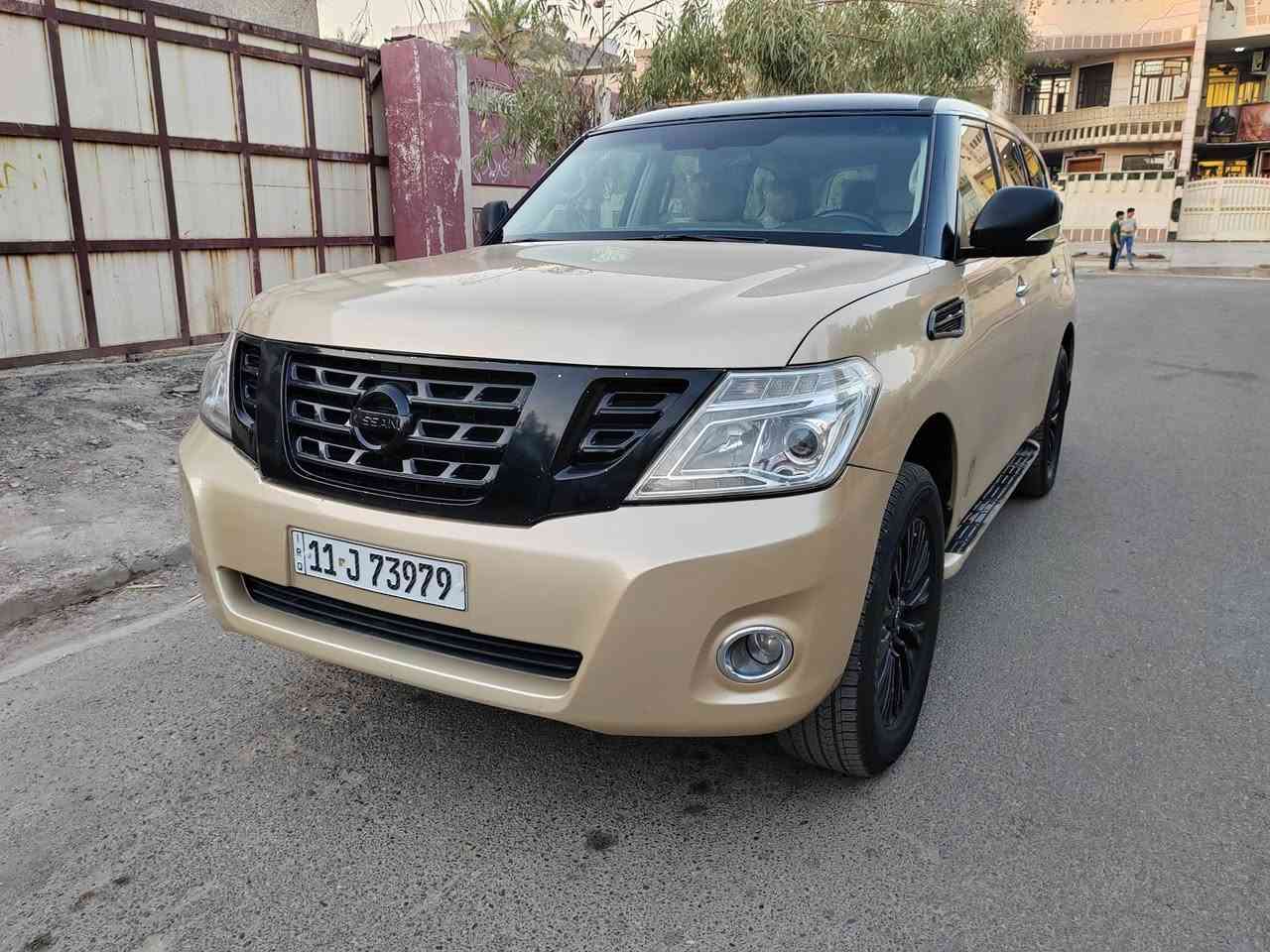 باترول ٢٠١١ نظيفة بمعنى الكلمة مابيها اي نواقص ولا كلوب بل دشبول محرك ٨ سلندر احلى من الصور مصبوغة حزام بسبب الجراد تبريد ثلج صدر تايرات جدد مكاني بغداد زيونة السعر ١٨٥.... ***********
