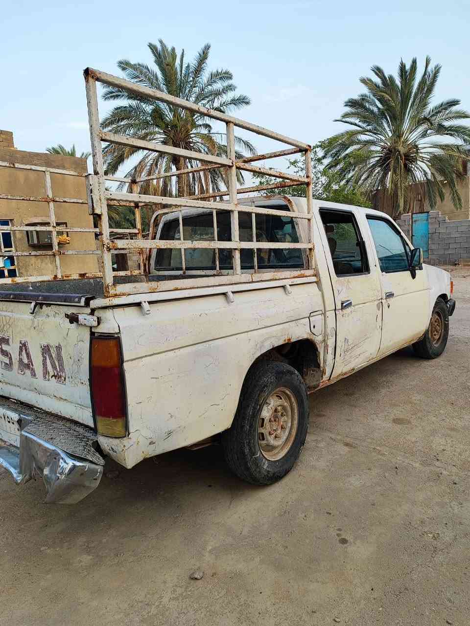 بيكم نيسان ٩٣ميسان مشروع وطني سنويه ساقطه حداديه نص البدي جيد المحرك لاتبخير ولاتنقيص ونجي كربلائي ٤سلندر المكان بصره قرنه ثغر
السعر ١٩ورقه تلفون 
***********

