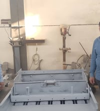 حدادة الحدباء • قوالب بلوك • كابسات