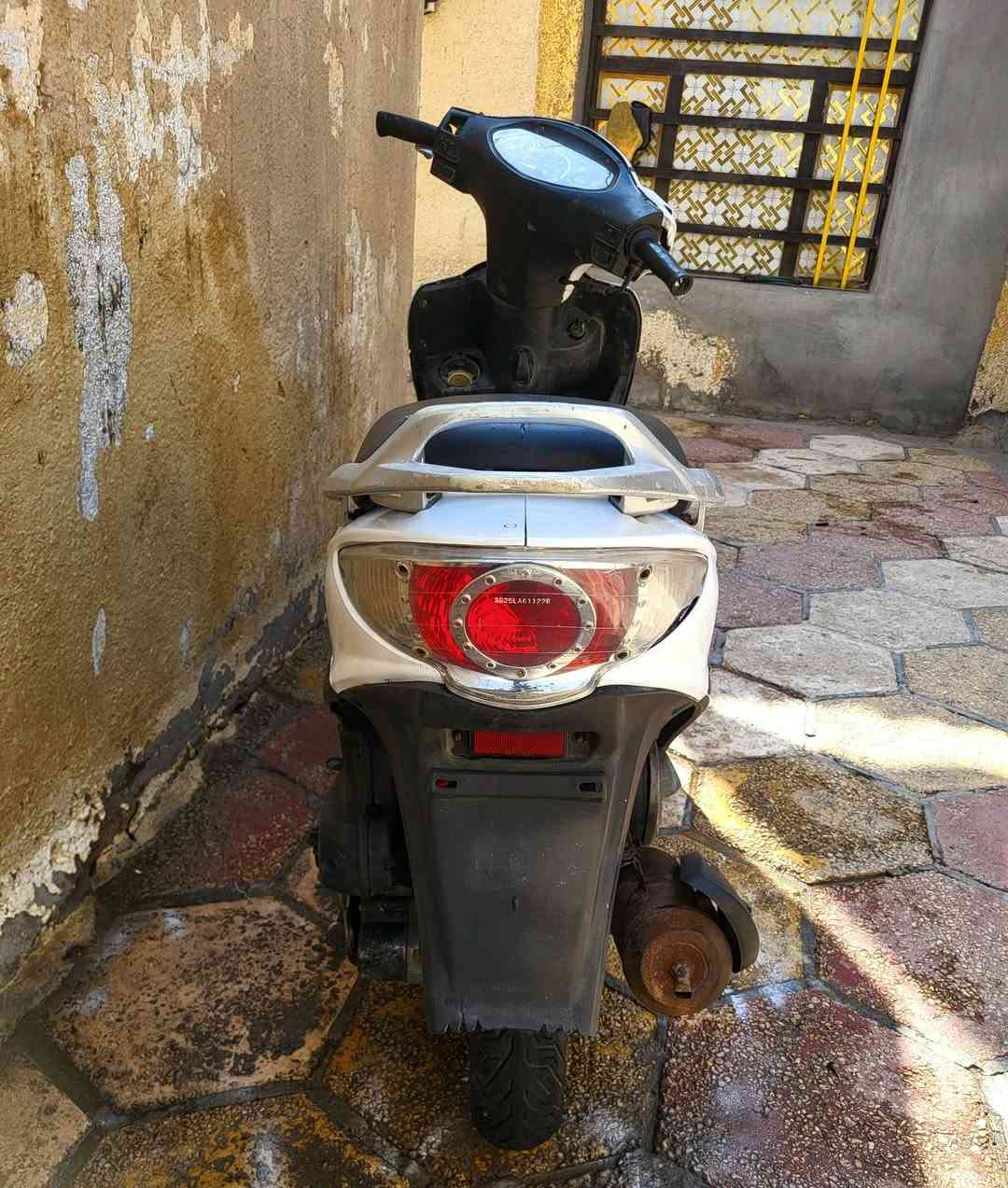 جي فور • نظيفه • باتري