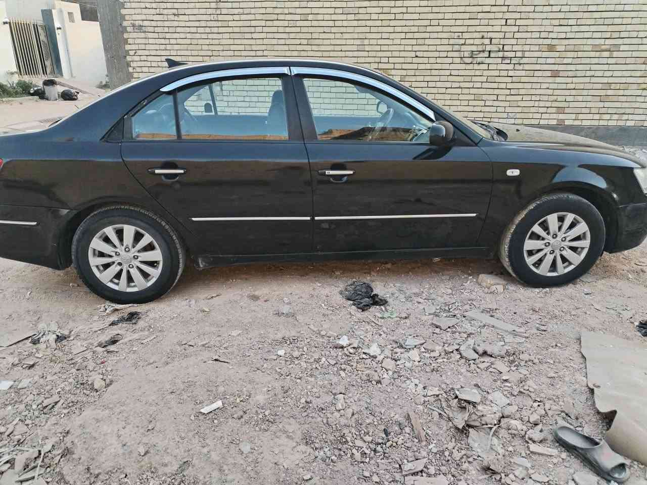 سوناتا مديل 2009...ادوات متوئمه أرقام وسنويه دك حاسبه...  كصه جنطه فول عده الفتحه محرك دوش 2000...كشن كهربائي حساسات  تدفئه بالكشنات  تبريد شغال جلد... تخم تاير... باتري جديد... حداديه. كهربائيات جاهزه.. كير محرك مكفولات.... السياره جديده وجاهزه من كلشي مال جناي... السعر 42...وبيه مجال قليل.... ***********... عنوان نجف بيع فقط
