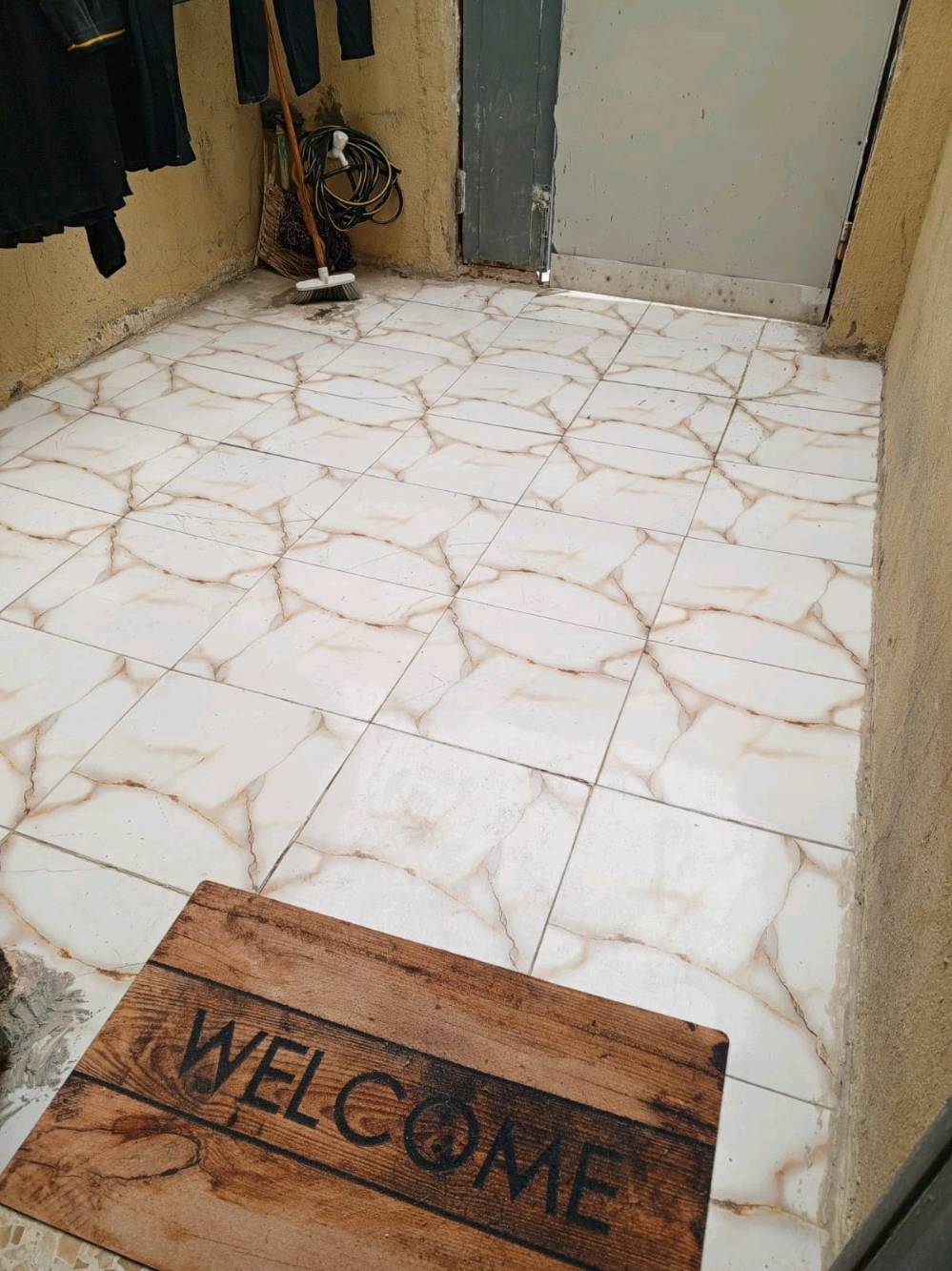 عقد زراعي • ٥٠م • مقابل باب الخروج المطار