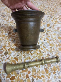 هاون بغدادي • قديم جداً • ارتفاع ٢٠سم