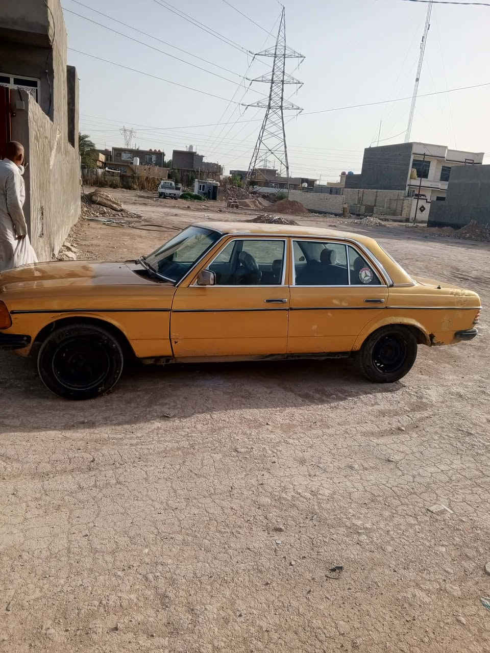 مارسدس ابو جحيل موديل 84 وبأسمي السياره رقم انبار دولي مراوس
رقمي ***********
