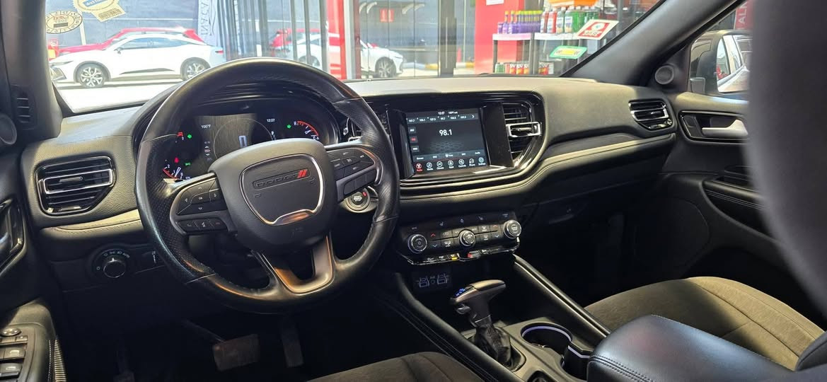 دورنكو 2023 
6 سلندر 3.6L
رقم دهوك بأسمي 
رقم وهزة وسنوية جديد 2032
جداً نظيفة السيارة وبدون نقص نهائياً

رادار جانبي ( نقطة عمياء )
اشارة ليد LED
كشن وستيرن تدفئة 
وضعيات قيادة سبورت وايكو 
اوتو ستارت ستوب ( انطفاء ذاتي )
بيها قطعتين تبديل شركة وقطعتين بخ
حادث جانبي 

السعر :  263 وبيها مجال 
مكان السيارة دهوك 
***********
***********

اتصال أو واتساب زاخو, دهوك

