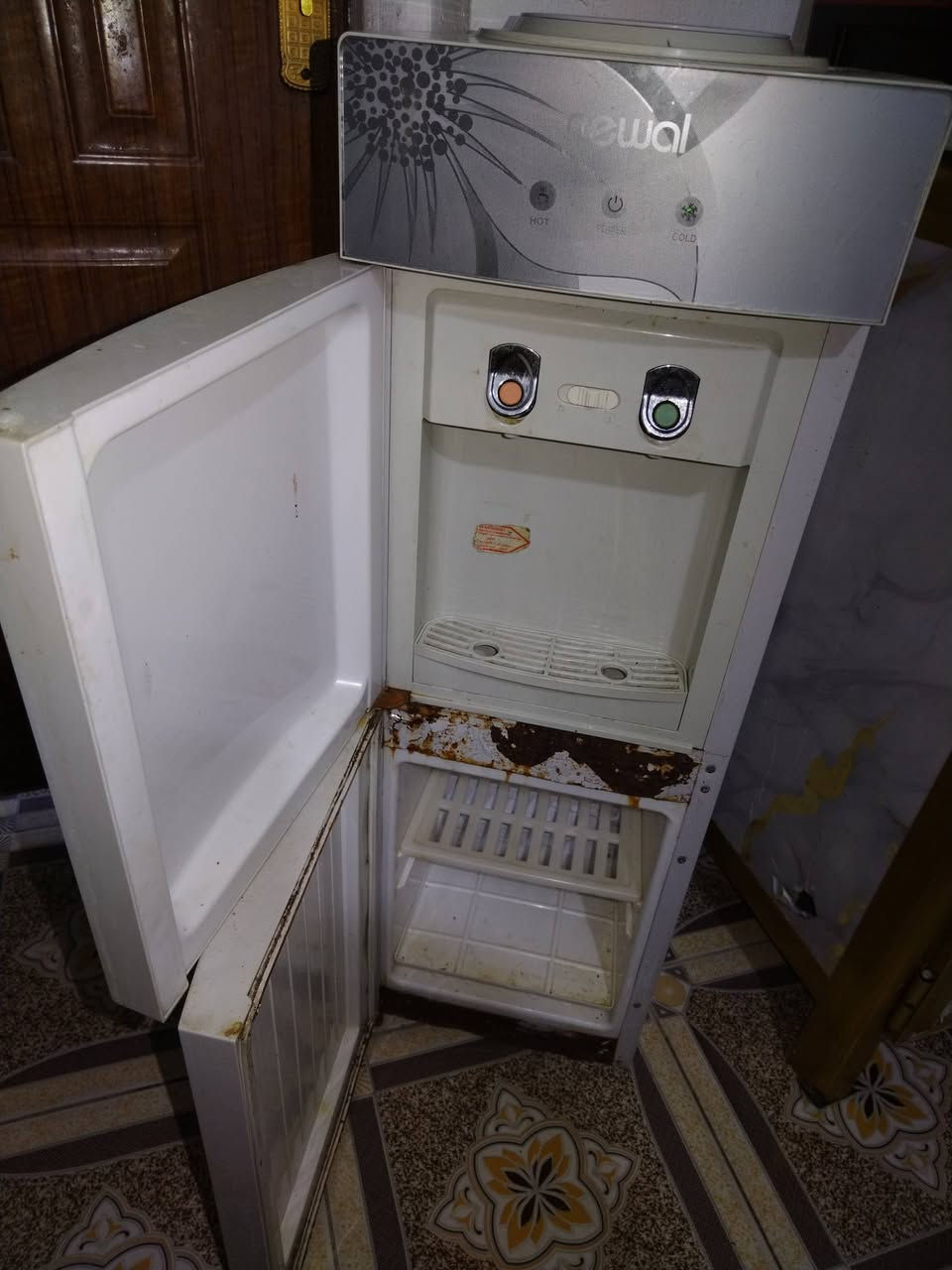 بارادشغال فقط لحنفيه الباردعاطله ماتصب ماء لسعر75
لعنوان قبله سوق الكبير اتصال ***********
