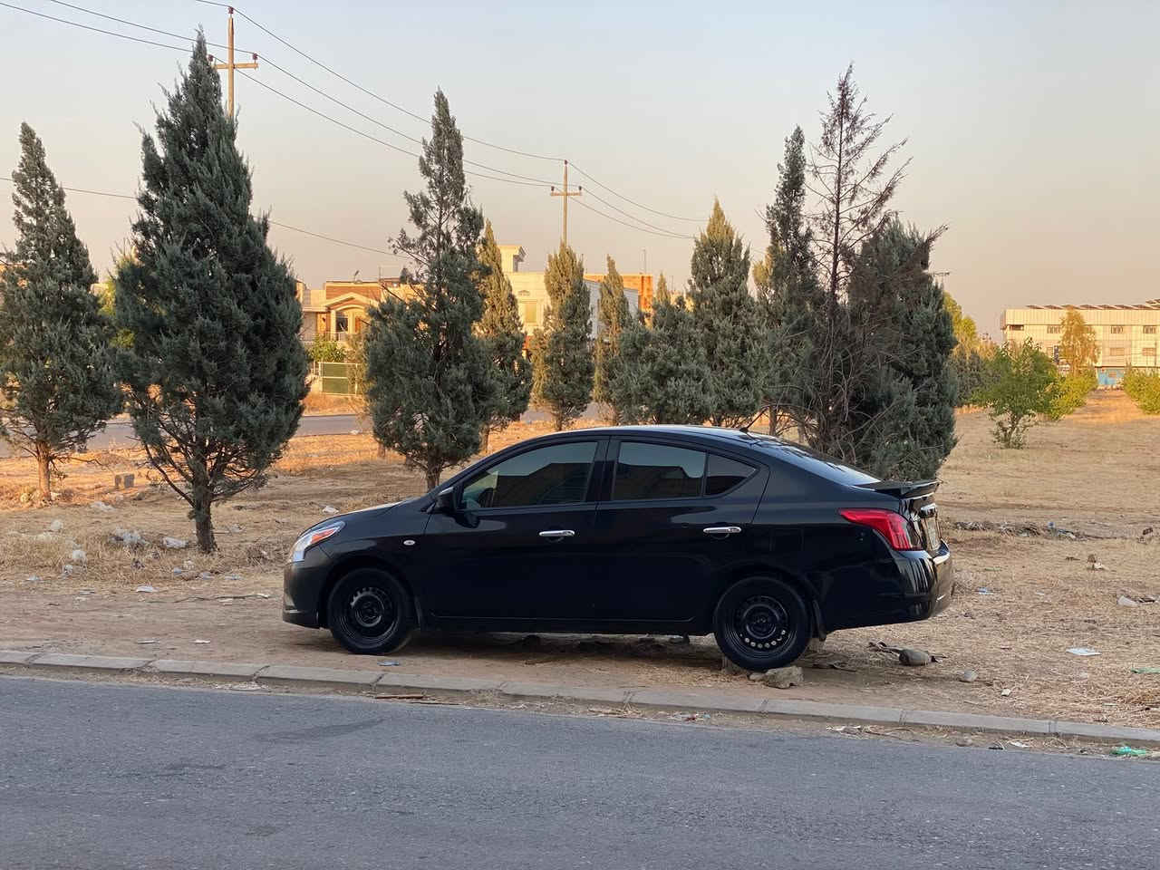 فيرسا versa 2017
SV 
٧$ ورقه غرامه 
گيج اليكتروني. 
تحديدي سرعة 
تحكامت سترين فول 
جام كهربايي 
قفل مركزي 
يده نيكل
ماشية ١٠٦ الف 
دژه خليسكان 
اوينه مرايه كهربايي 
تربيد سارد و گرم 
٣ بارجه و نيو صبوخه بي داخل
ارباگ به س سوكان راجع سيستم
 گير مكينه كهرباياات هه موو به شه رت
ت/***********
