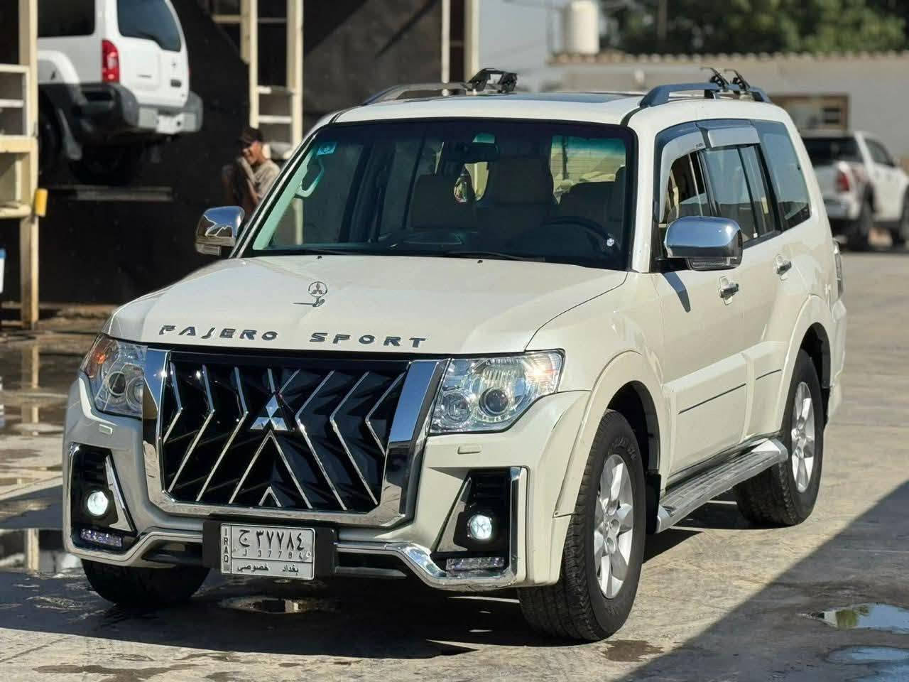 السلام عليكم
للبيع باجرو حبتور 2009
 فول مواصفات ملكي اعلي فئه مواصفات فول واحد ع واحد لون أبيض صدفي حجم المحرك 3000

رقم بغداد مشروع وطني تحويل مباشر مكفوله من عده جاملغ كيلر حته بدون فتح
معروفه خليجي السياره جديده مال جناي

فور ويل كشنات جلد كهربائي

تدفئه تبريد ثلاث قطع
 حساسات خلفيه وثلاجه
شاشه اندرويد كامره
  تخم تير جديد كير مكينه حداديه كله جديد السياره جديده السعر 125 وبيه مجال *********** مكانه حله
