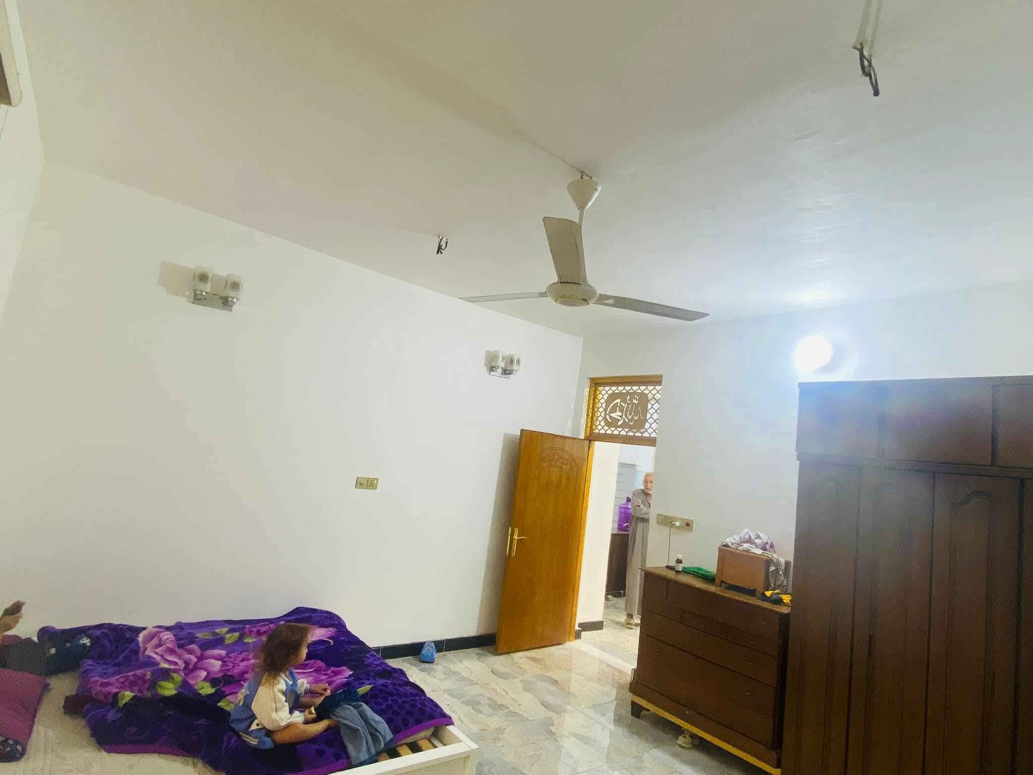 سلام عليكم ورحمت الله
طابو صرف بأسمي 🏡 دار للبيع – موقع مميز في بغداد / الكرخ
📍 العنوان: الكرخ/ شهداء البياع / الرفاق الثانية
قرب شارع المضخة الأول
🔹 تفاصيل العقار:
المساحة: 200 متر مربع
الواجهة: 10 متر
النزال: 20 متر
 (موقع مميز)
⚡ مواصفات الدار:
(4 غرف نوم كبيرة/صالة /هول داخلي/مطبخ حار /مطبخ بارد (كبير)/3/صحيات/منور/كراج/حديقة/ سطح ناصي/سطح عالي)
✨ المميزات: 
موقع ممتاز ومرغوب
شبابيك سلايت ألمنيوم تفصال اخر موديل 
أبواب صاج 
بايات درج مرمر ثقيل 
وزره  مرمر اسود 
محجر درج زجاج أسود
أرضيات بورسلين إسباني
بناء ممتاز

📞 للاستفسار:
*********** صاحب البيت محمد حميد
📲 متوفر واتساب
... 
#عقارات #عقار #عقارات_بغداد #بغداد #الكرخ #العراق #دار_للبيع
