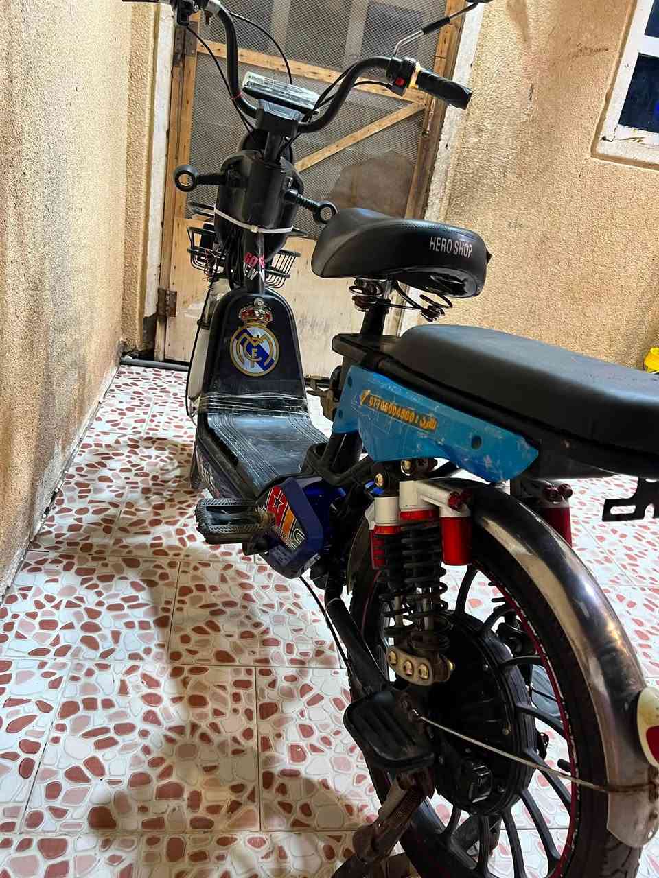 دراجة شحن للبيع 

نضيفة ومرتبة وكهربائيات كلها شغالة

بطاريات فول 10 يقرن 
عقل ملف بطاريات شاشة كلة شغال 

السعر 200 الف 

***********
***********
