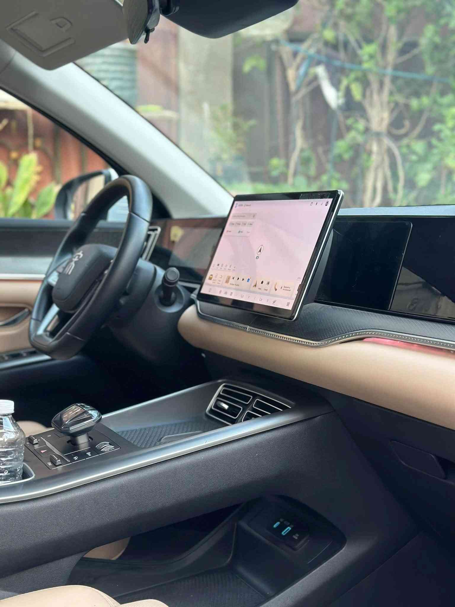 Byd سونك برو فول
سقف بونراما 

لد داخلي متغير بلادي 

١٣ كامرة 

فول رادارات +حساسات 

قيادة ذاتية 

اوتو بارك 

مري شفط واشارة 

صندوق كهربائي شفط 

مكفولة من كلشي 

ماشية ١١ الف الكلي 

جديده بعده بيها خام الشركة 

السعر ٢٨ مليون و٣٠٠ 

مكاني بغداد حي العامل

باسمي السيارة تحويل ثاني يوم 

***********
