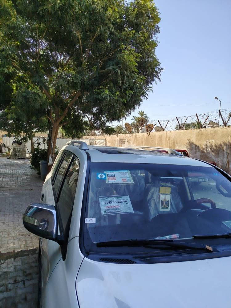 لاندكروزر • ٢٠١١ • صبغ فقط