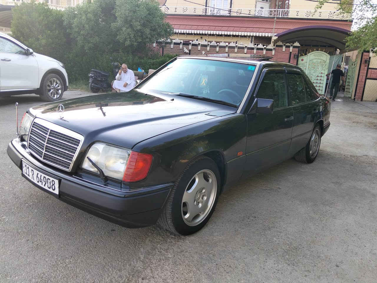السلام عليكم
سيارة بيبي دب موديل 93 رقم بغداد دولي رقم جديد هزه جديدة غرفه جديدة فتحه تكطين  عازل حراره ارضية تبريد ثلج محرك 3000 ففتي سيارة كل نقص مابيها ادامه كامله صدر امامي وخلي قواعد دبلات سليمه كهربائيات كلها شغاله اي نقص مابيها سياره مال بيت السيارة احلامن الصور السعر 73وبيها مجاي حك الجيه تحويل مباشر عنوان ديالى المقدادية *********** غير متواجد على الفيس..
