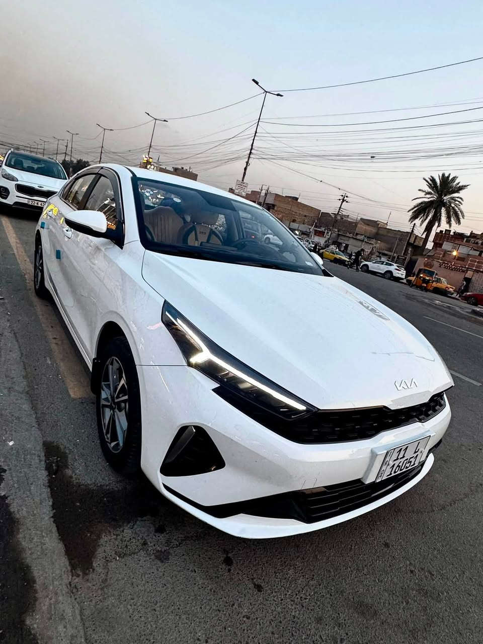 السلام عليكم K3 موديل 23 مكفولة من الصبغ والضربة ماشية  25km على وضع الشركة مواصفات عادية رقم بغداد سنوية باسمي تحويل ثاني يوم السعر  135$ مكان السيارة بغداد حي اور للتواصل على الهاتف او واتساب ***********

