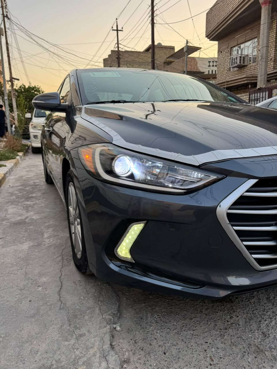 النترا موديل 2018 فول 1 على 1 البيع وارد أمريكي حادث رصعه شبر بل بنيد وراجعه عل بارد بدون صبغ بدون تبديل بدون دواخل وبيهه شبر بارد بل جاملا الخلفي  السياره مكفوله كفاله عامه من كلشي بعدهه بوضع الشركه غراضهه كلهه مانازله ماشيه 44 ألف حقيقي عل فحص سياره مكفوله كفاله عامه من كلشي برغي مامفتوح بيهه مواصفات فول المتدد مكينه 2000 دوش المرغوبمامفتوحه كير اي تي المرغوب مامفتوح شاشه كبيره كأمره دواره سلايت روف فتحه سقف داخل جلد ملكي ابيض مطعم بقرميدي ومطعم بصاج منضومه زنون عالي وناصي بلادي مال شركه لد امامي ولد خلفي ويل كب كروم حجم 17 بصمه عدد 4 تشغيل وبيبان وصندوك ذكي 
لد ترحيب دخول ذكي تريد بيانو شاشه مال اعطال بل دشبول اشاير بل مري سايدر جنح عل صندوك بلادي 
نضام  سياقه ذاتيه نضام مانع نزلاق نضام توقف ذاتي 
نضام سبورت نضام ايكو تتفئه بل كشنات حار بار 
تتفئه بل ستيرن رادار جانبي بل مري وبعد بيهه هواي مواصفات السياره مكفوله كفاله عامه قطره صبغ مابيهه رقم دولي سنويه بسمي السعر 130 وبيهه مجال قليل العنوان بغداد الشراي يتصل لان مامتواجد عل فيس ***********
