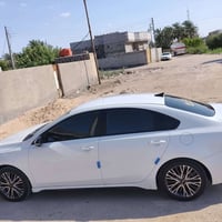 كيه فورتي 2023 سيارة بيها باب و مدكر وباقي كفاله 160بيها مجال  0772722...