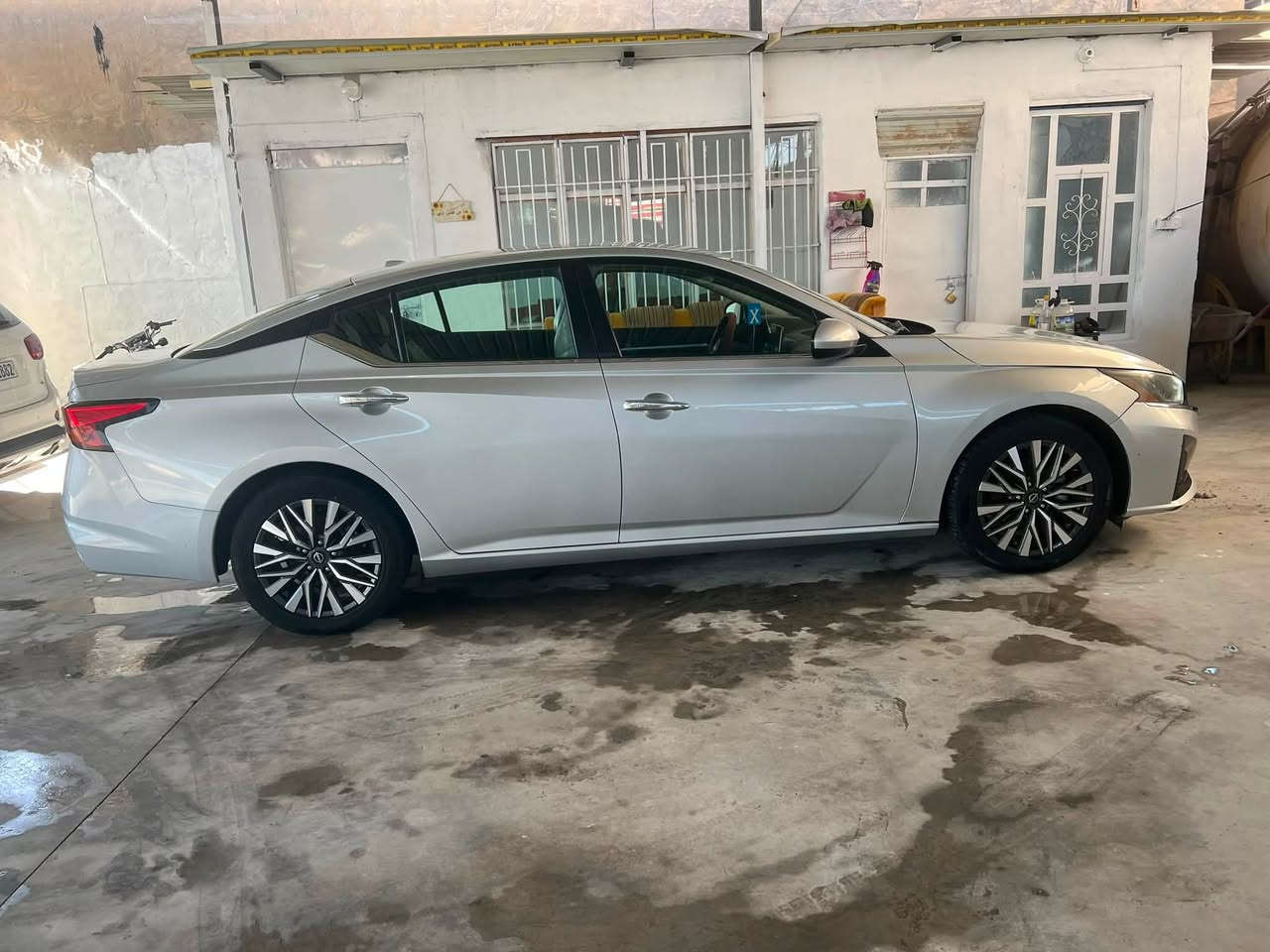 السلام عليكم نيسان التيما موديل 2023 لون سلفر محرك 2500 كير CVT ماشيه 130 الف تخم تاير صدر جديد تبريد شغال كير وحدادية مكفوله حادثها حافه البنيد جاملغ جهة السايق معدل بارد سونار حادثها  مرفق ب منشور رقمها سليمانية جديد السعر 152 بيها مجال هاتف  📞 *********** مكان السيارة صلاح الدين قضاء الدجيل
