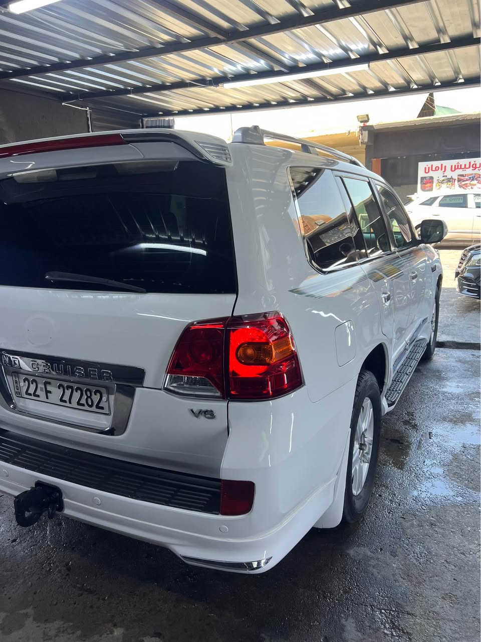 Toyota Land Cruiser 2008
GXR
V6
ابيض ثلجي

ثلاث شاشة
حساس خلفي امامي
بصمة
تشغيل عن بعد
فتحة
كاميرة
شاشة
ثلاجه 
كير اوتماتيك
داخل فورميكا
تحكمات ستيرن
تحديد سرعة
فول فول 
اخوان سيارة بها قطعتين صبغ بدون داخل بدون ارباك جدن نضيف كلشيء جديد بسمي  كير محرك اكسل كفالة
سعر ٢٤٣مجال بها ١٢ورقة غرامة وراء معاملة ارجع لك 
عنوان اربيل
*********** أربيل, العراق
